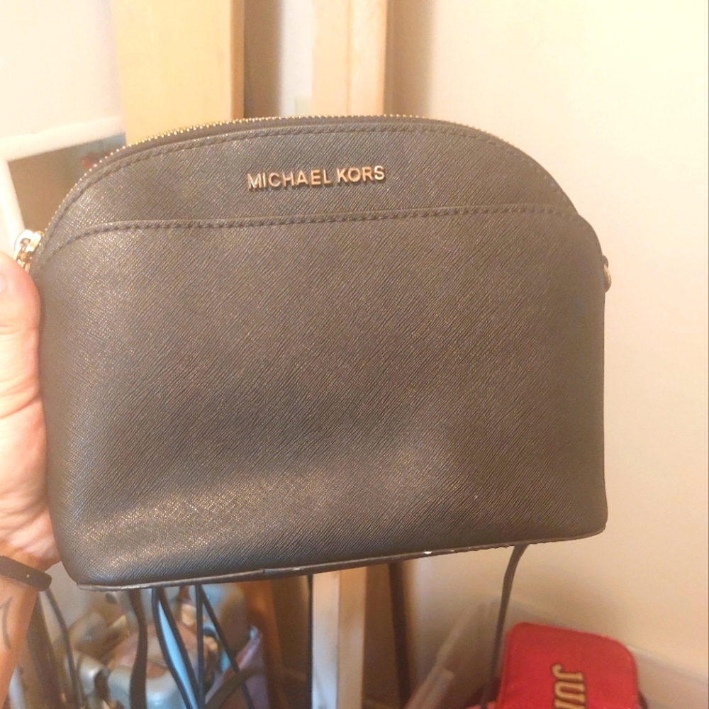 Michael kors crossbody purse